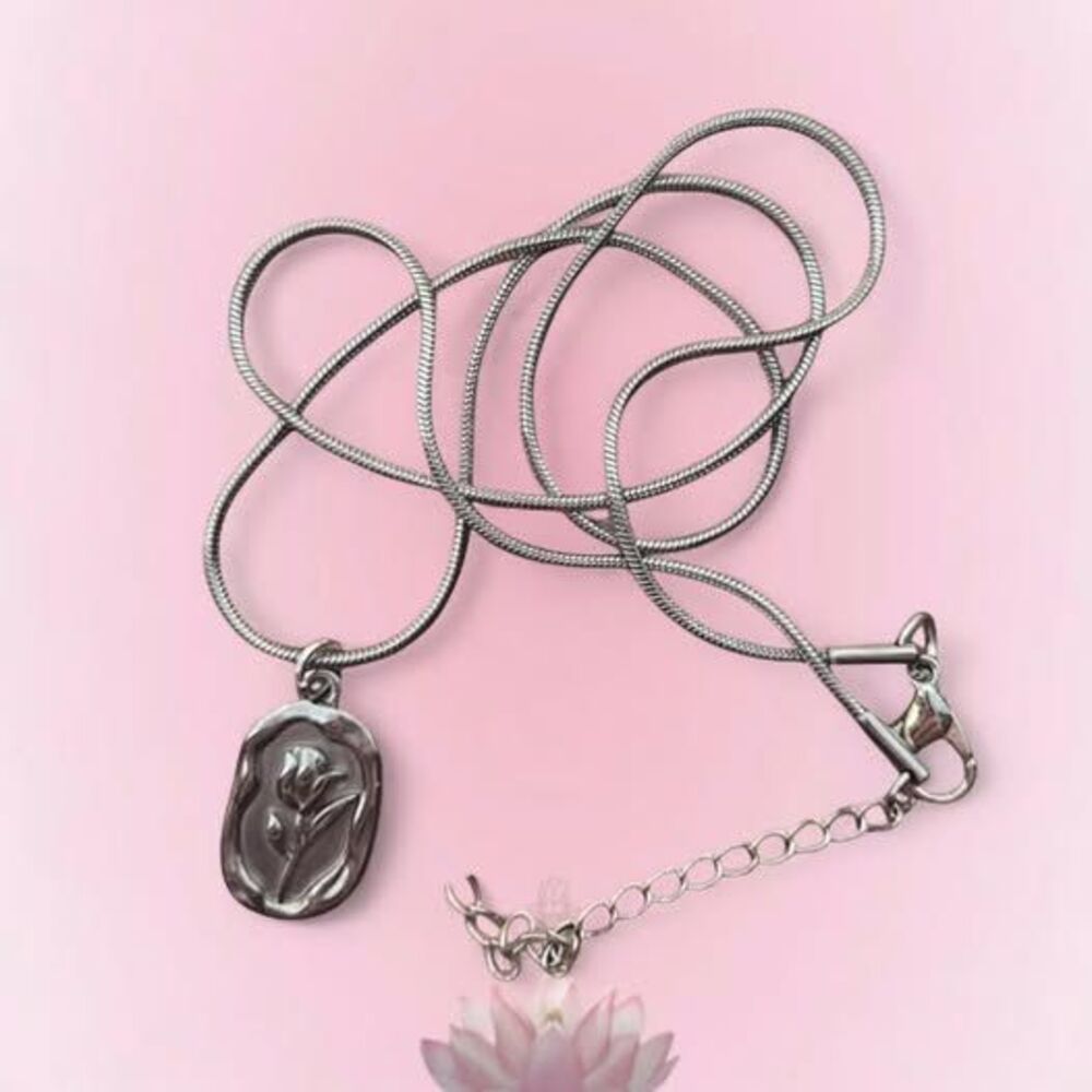 silver rose necklace